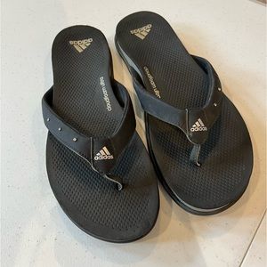 Adidas flip flops, ultra cushion, black, rhinestones.
